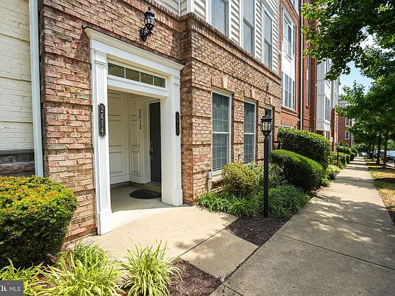 2nd image of 2412 Brookmoor Ln