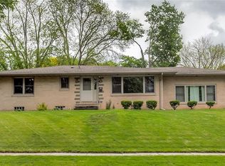 7602 Roseland Dr, Urbandale, IA 50322