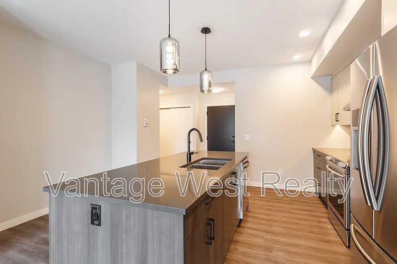 2 bed, 2.0 bath, 1071 sqft, $2,450 — Photo 3