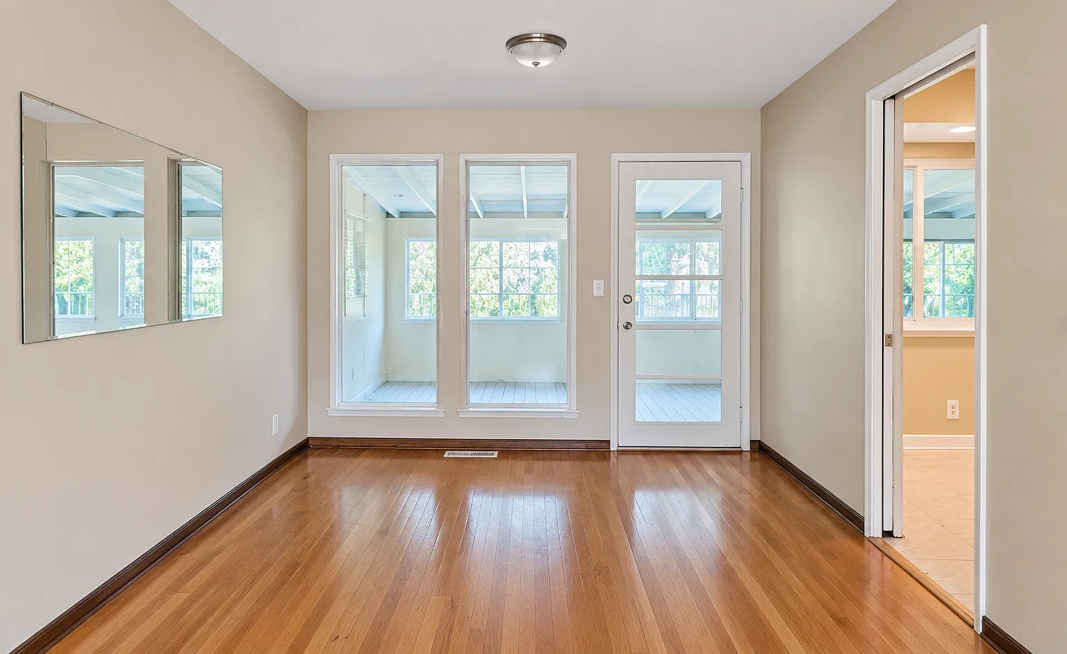 4 bed, 1800 sqft, $7,000 — Photo 4