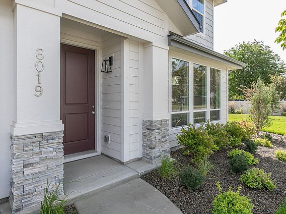 4th image of 6077 N Tarako Ave #2B-2BA-1436SQFT