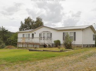 1675 White Oak Dr, Charleston, WV 25320