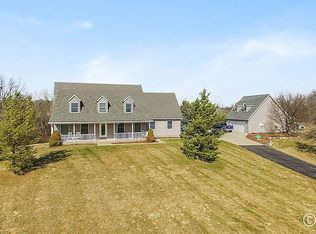 13540 Orchard Ct, Gregory, MI