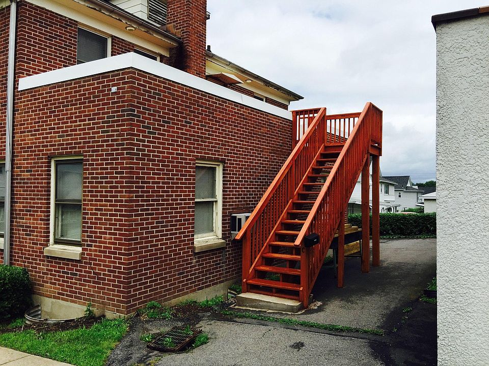2nd image of 3335 Greenwood Ave #C