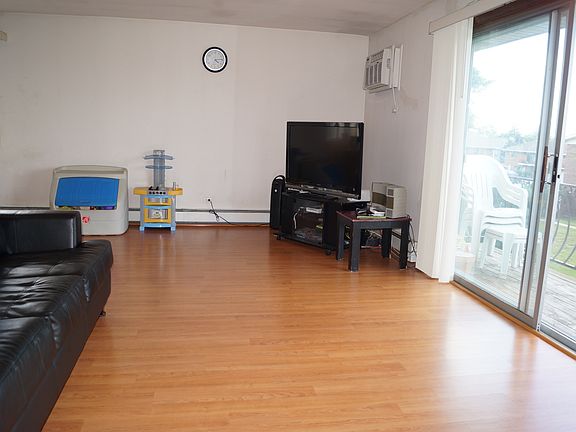 3rd image of 27 Willow Way #106-A