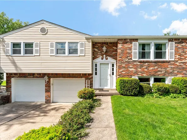 27 Dover Rd, Irwin, PA 15642