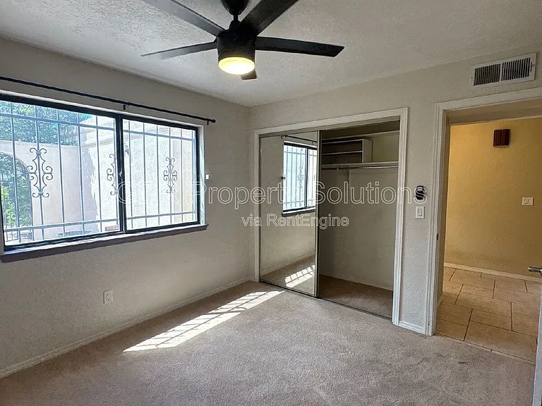 5828 Elmwood Dr NE — Photo 11