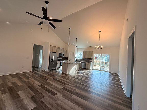 4th image of 203 Simmons Lake Dr