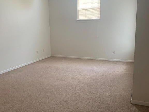 5th image of 4638 Willow Ave