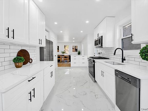 3rd image of 20 Mersereau Avenue