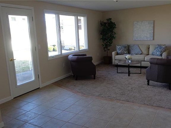 5th image of 304 Wayside Dr