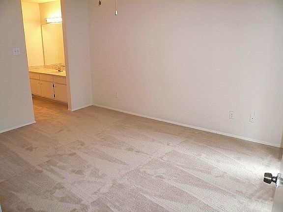 5th image of 13489 Garden Grove St #726