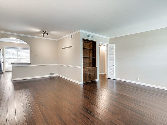 4th image of 7826 Meadow Park Dr APT 103