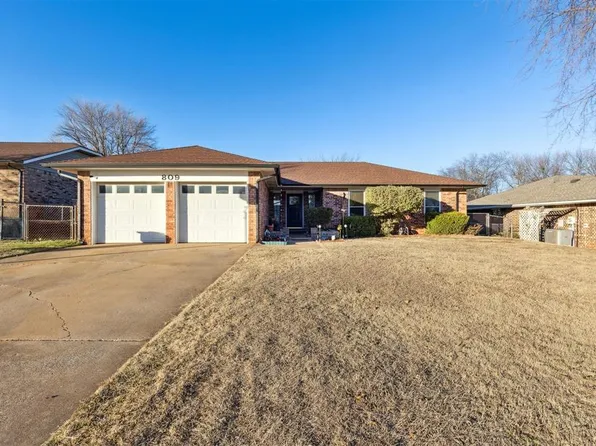 809 Jay Dr, Noble, OK 73068