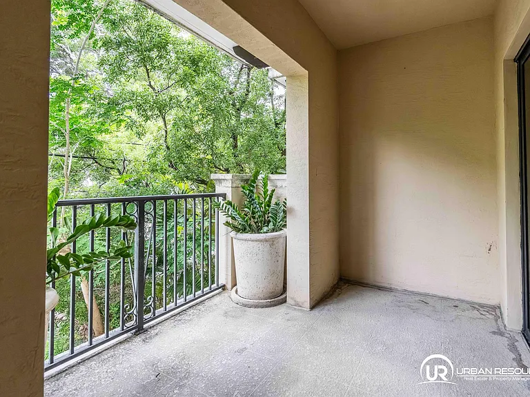 300 Majorca Ave #202 — Photo 34