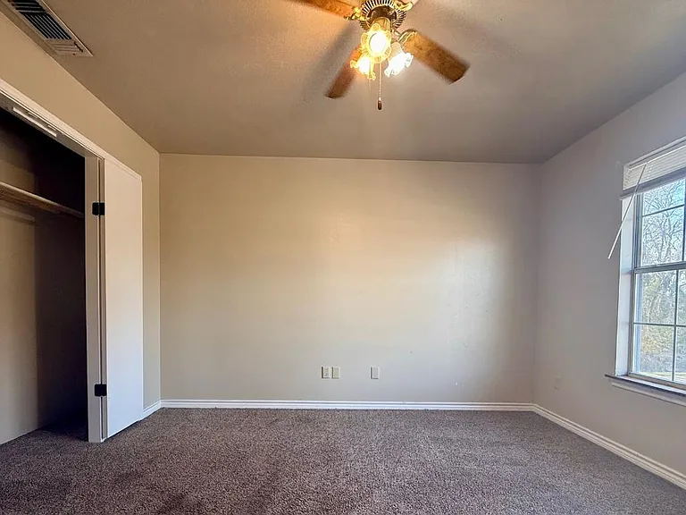 179 W Davis St #3 — Photo 13