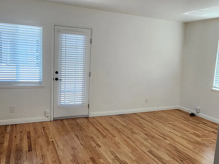 3880 Lamont St #3880 — Photo 8