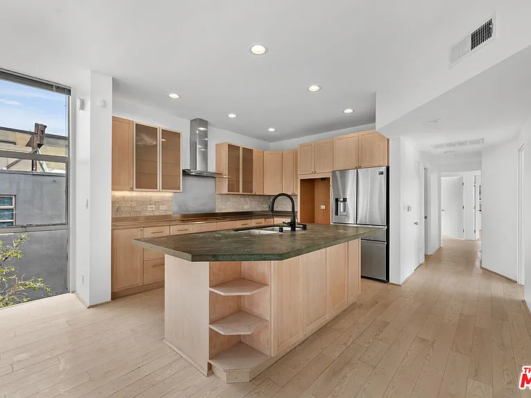 20 28th Ave #A — Photo 5