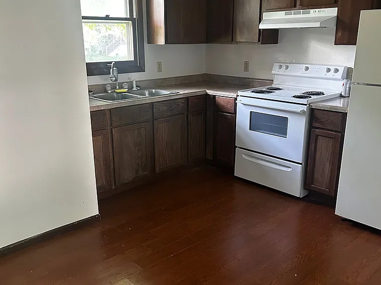 115 Elm St #2 — Photo 5