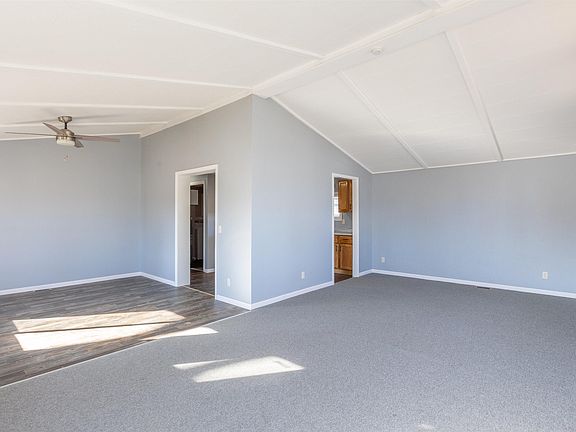 5th image of 208 Iowa Ave