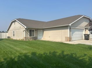 1002 S 91st Ave #2, Yakima, WA 98908
