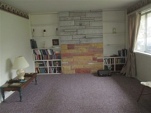 4th image of 121 W Bruce St