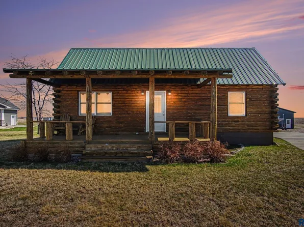 21251 Vantage Point Rd, Lake Preston, SD 57249