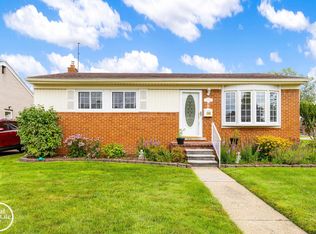 24804 Johnston Ave, Eastpointe, MI 48021