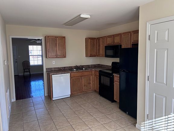 5th image of 1620 Manchester Trl NE