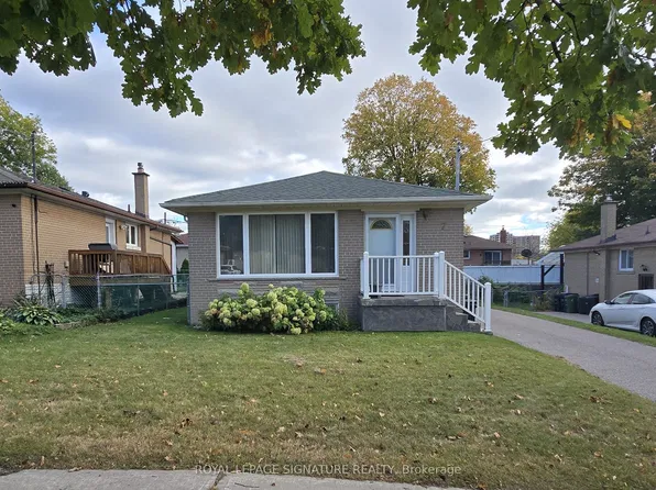7 Scotchdale Ave, Toronto, ON M1J 2N4