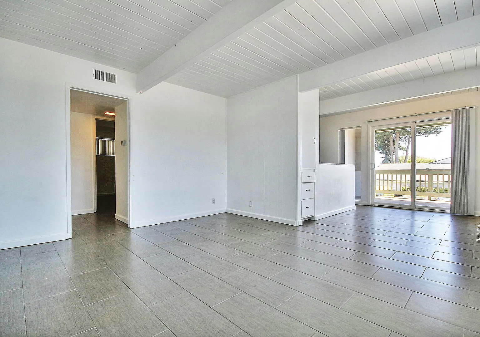 1020 El Embarcadero — Photo 1