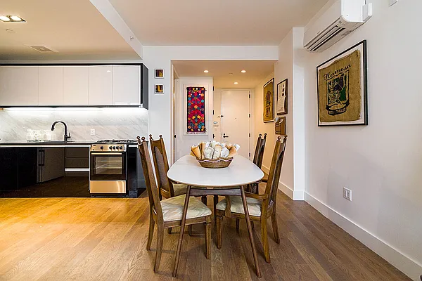 Rented by Nooklyn NYC LLC | media 22