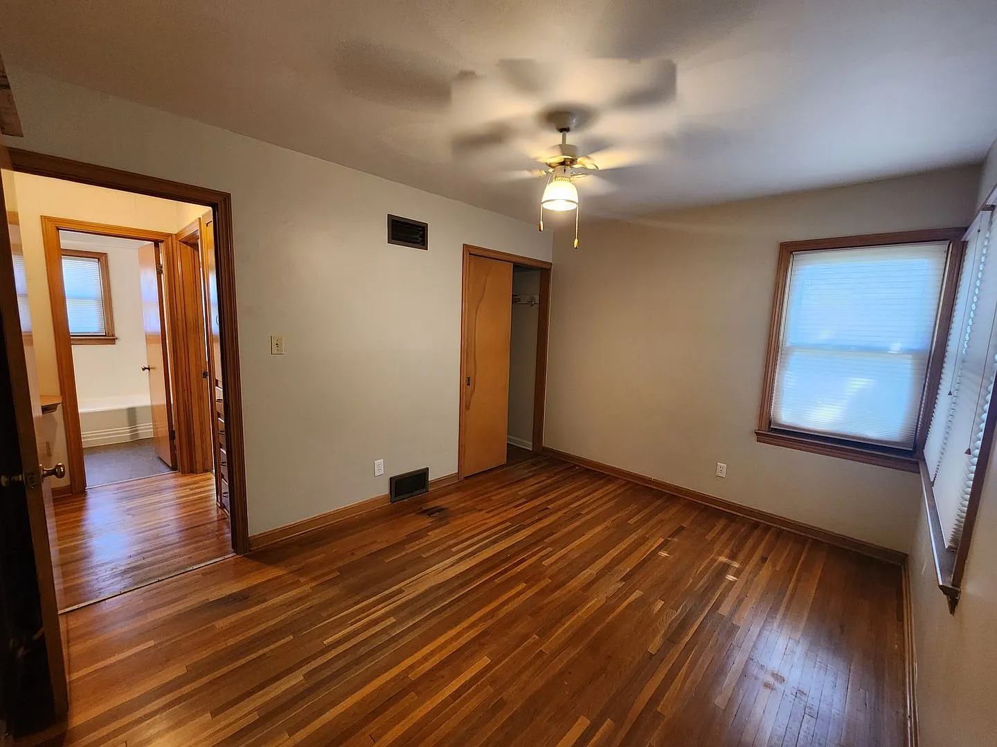 1720 S Woodlawn - 2 Bedroom, 1 Bathroom Home with 1 Car Garage - $995 — Photo 2