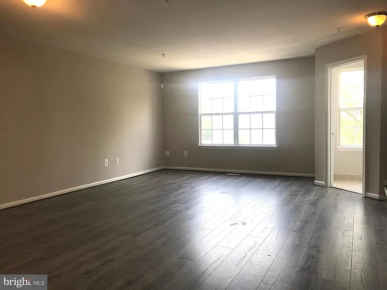 8805 Goose Landing Cir — Photo 6