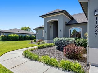 11887 W Pinewood River Ln, Star, ID 83669