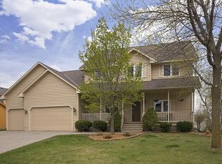 1355 Dunsmore Dr, Waconia, MN 55387