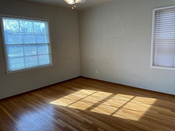 3rd image of 542 Patton Ave