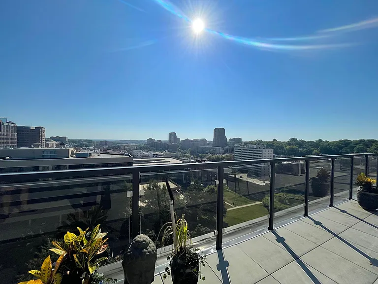 Plaza House — Photo 106