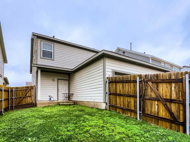 2432 Berryville Ln — Photo 27