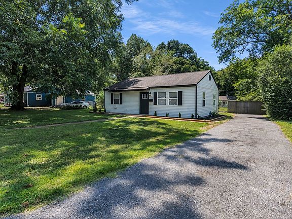 3rd image of 7783 Commodore Rd