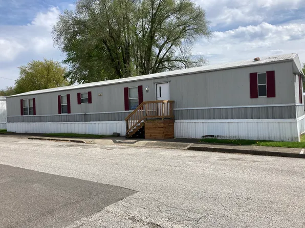 405 Dorset Ln, Jacksonville, IL 62650