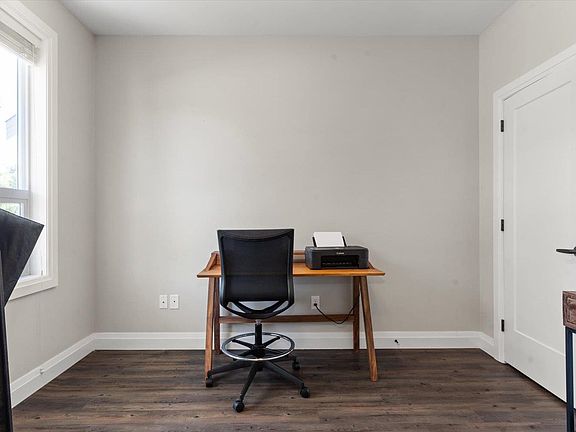 4th image of 10213 Kent Rd