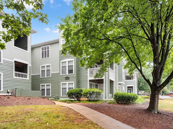 1111 Parkridge Ln APT 301, Raleigh, NC 27605