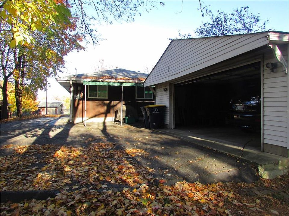 2nd image of 613 Edwards Ave