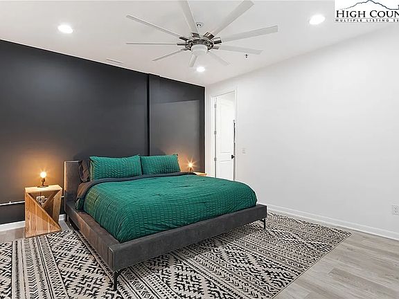 5th image of 215 S Jefferson Ave #107