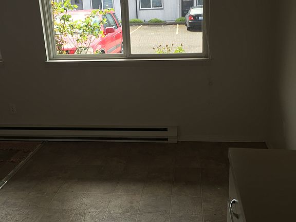 3rd image of 422 E Bay Dr NE APT 17