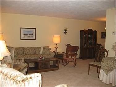 3rd image of 16247 Canterbury Dr
