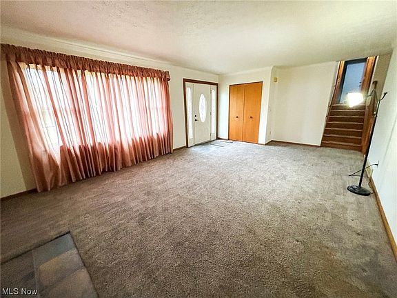 3rd image of 584 Wendemere Dr