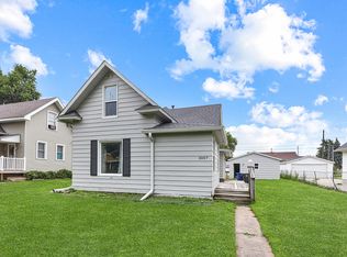 3007 E 8th St, Des Moines, IA 50316