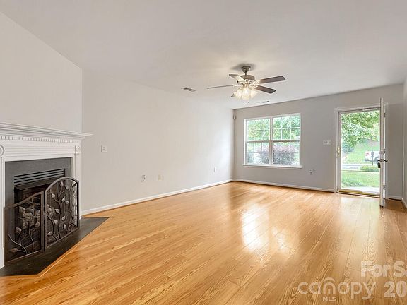 5th image of 5135 Raspberry Knoll Dr